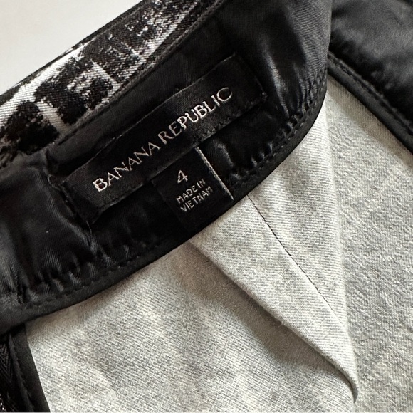 Banana Republic Sloan Pencil Skirt Black White Stripe Size 4 - Picture 8 of 16